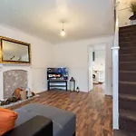 The Perfect House For Families & Contractors- Near Digbeth
